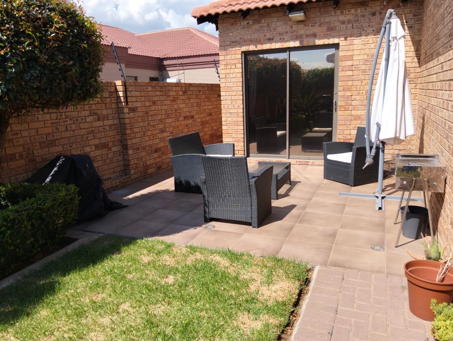 To Let 2 Bedroom Property for Rent in Naudeville Free State